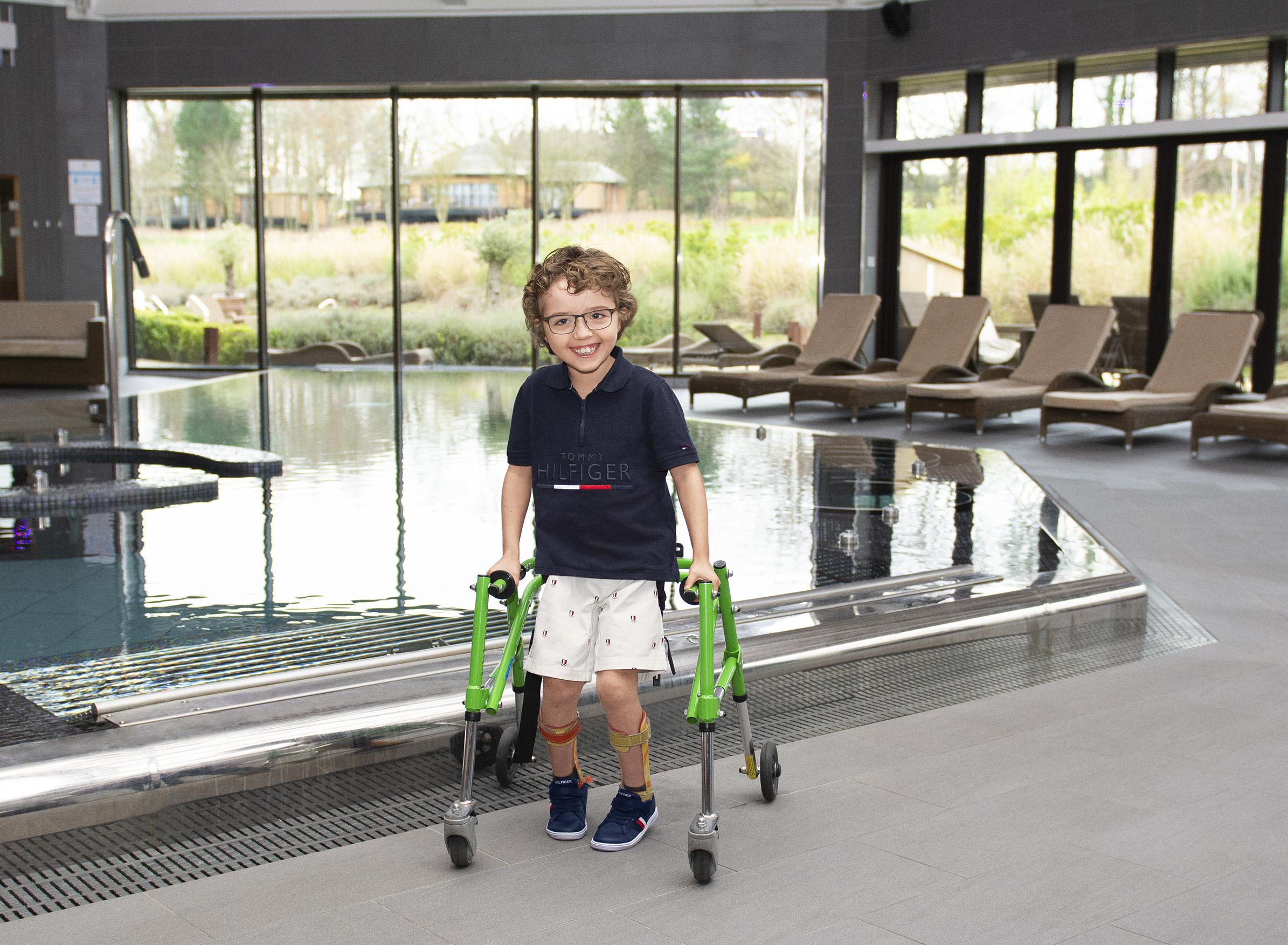 Europese primeur voor Zwevezeels bedrijf: So Yes mag Tommy Hilfiger-kledinglijn voor mensen met beperking verdelen Europese primeur voor Zwevezeels bedrijf: So Yes mag Tommy Hilfiger-kledinglijn voor mensen met beperking verdelen